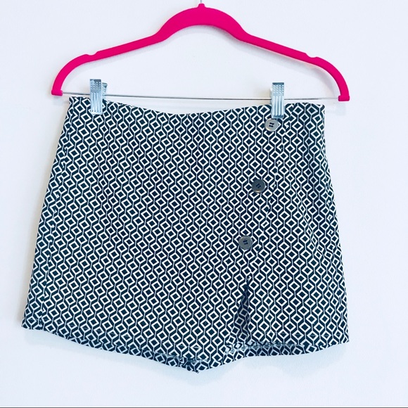 Pants - New black and White Skort